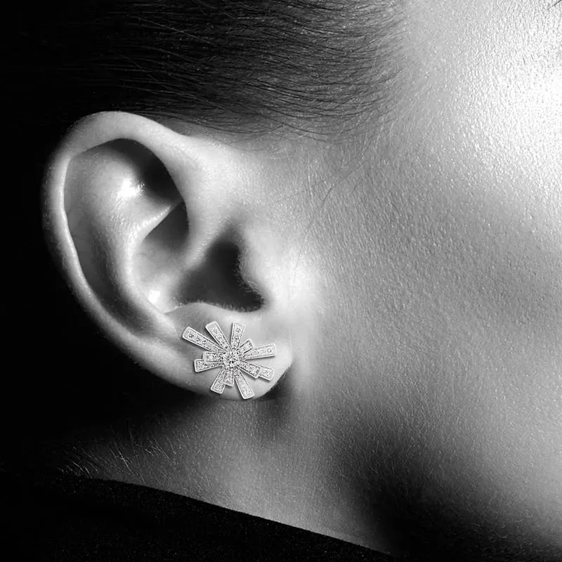 18k Tribal White Gold Earring With 1.34 Cts Vs-Gh Diamonds