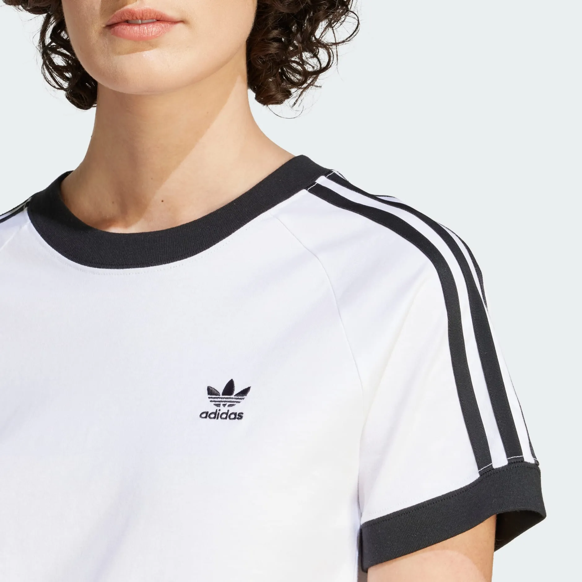 ADIDAS ADICOLOR CLASSICS SLIM 3-STRIPES T-SHIRT - IL3869