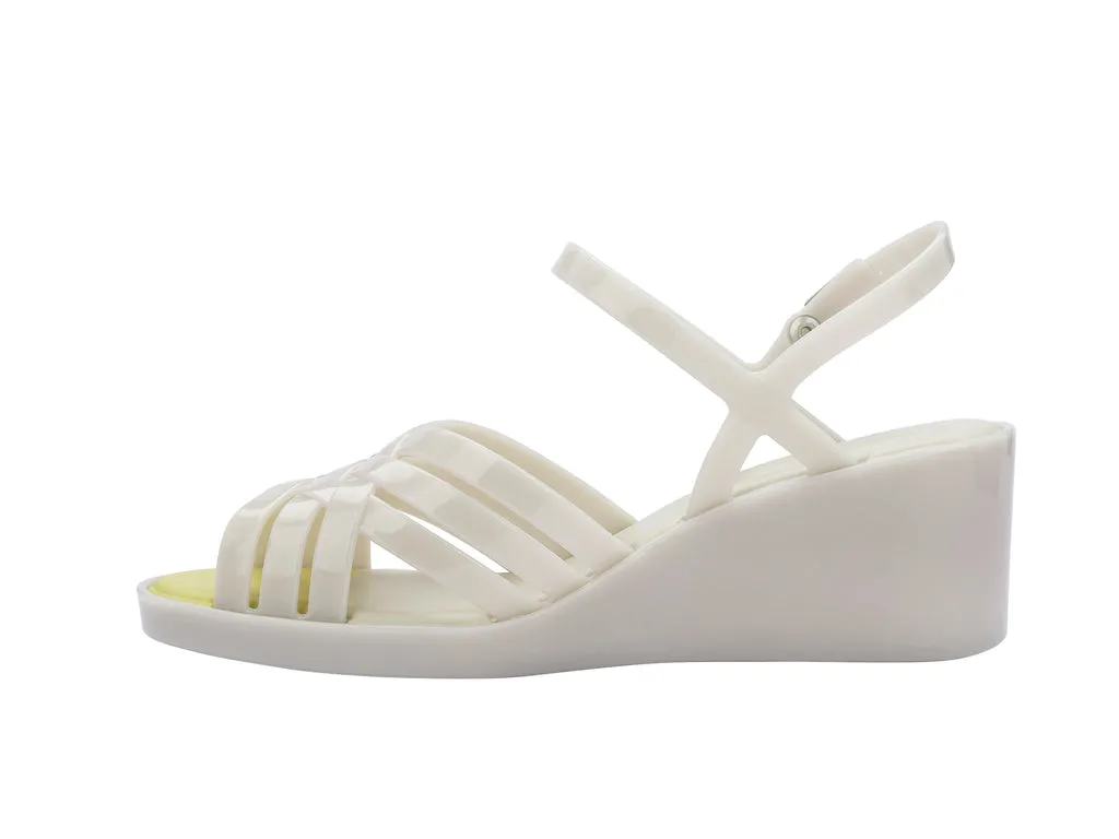 Flora Wedge AD