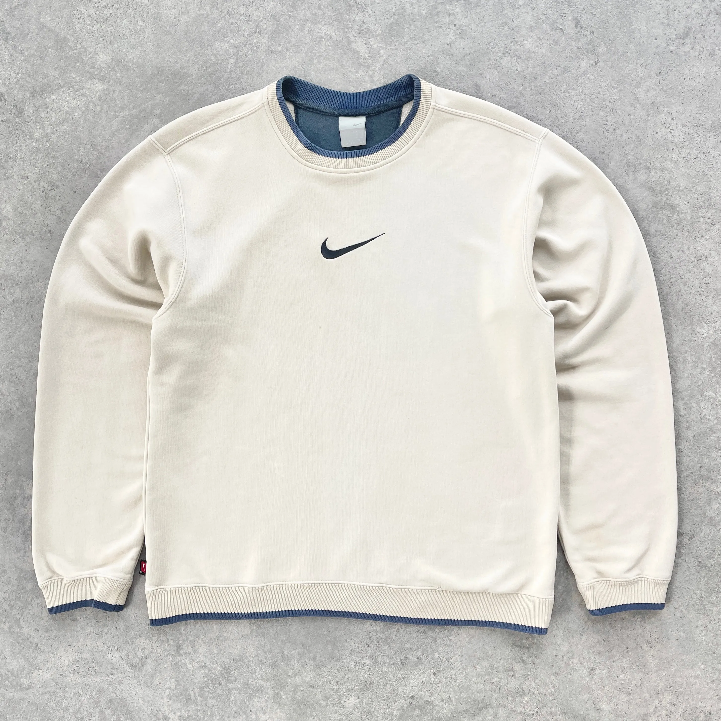 Nike RARE 2000s heavyweight embroidered sweatshirt (M)