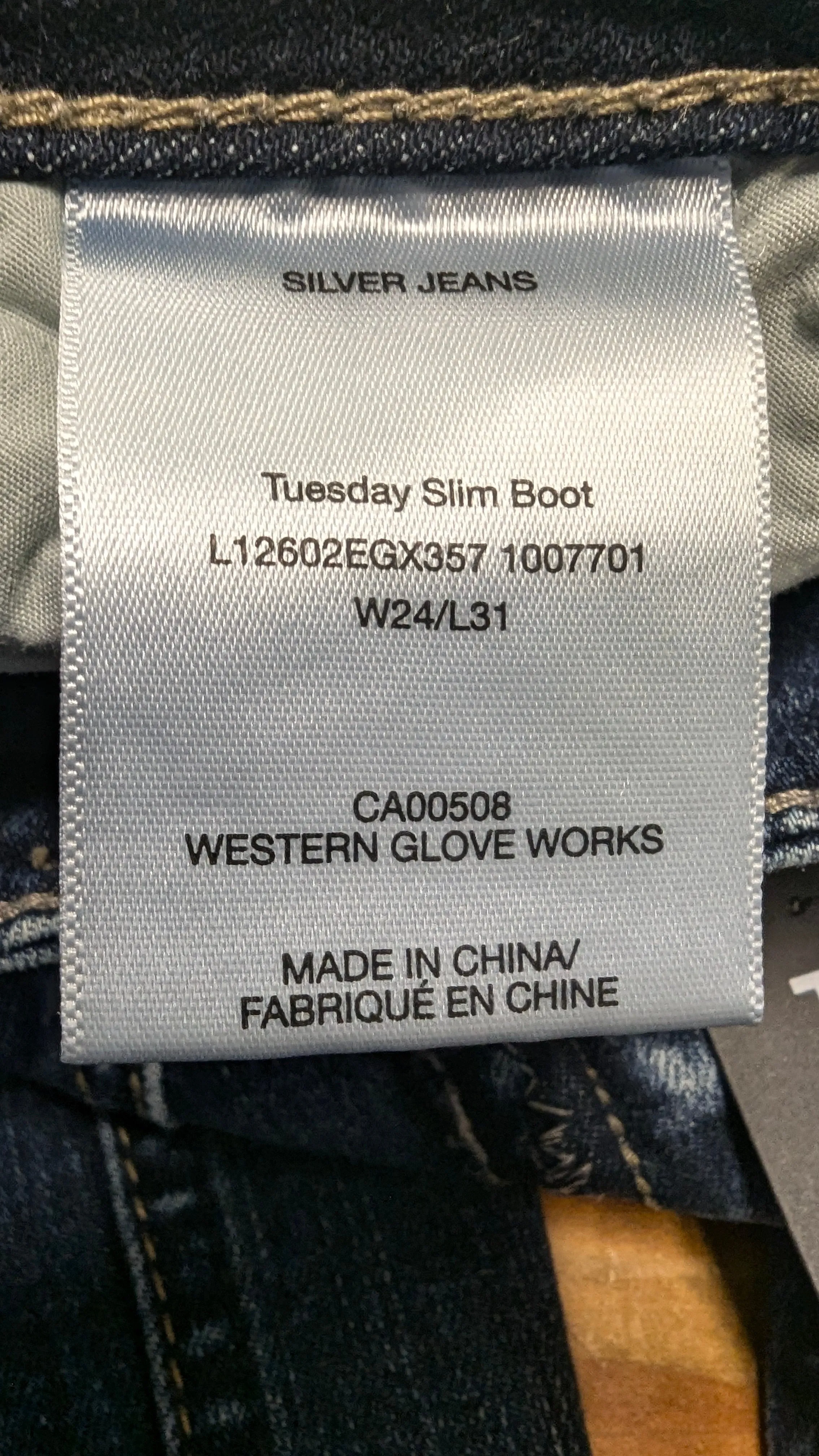 Tuesday Slim Boot Universal Fit Low Rise Slim Boot by Silver Jeans Co SZ: W24 L31